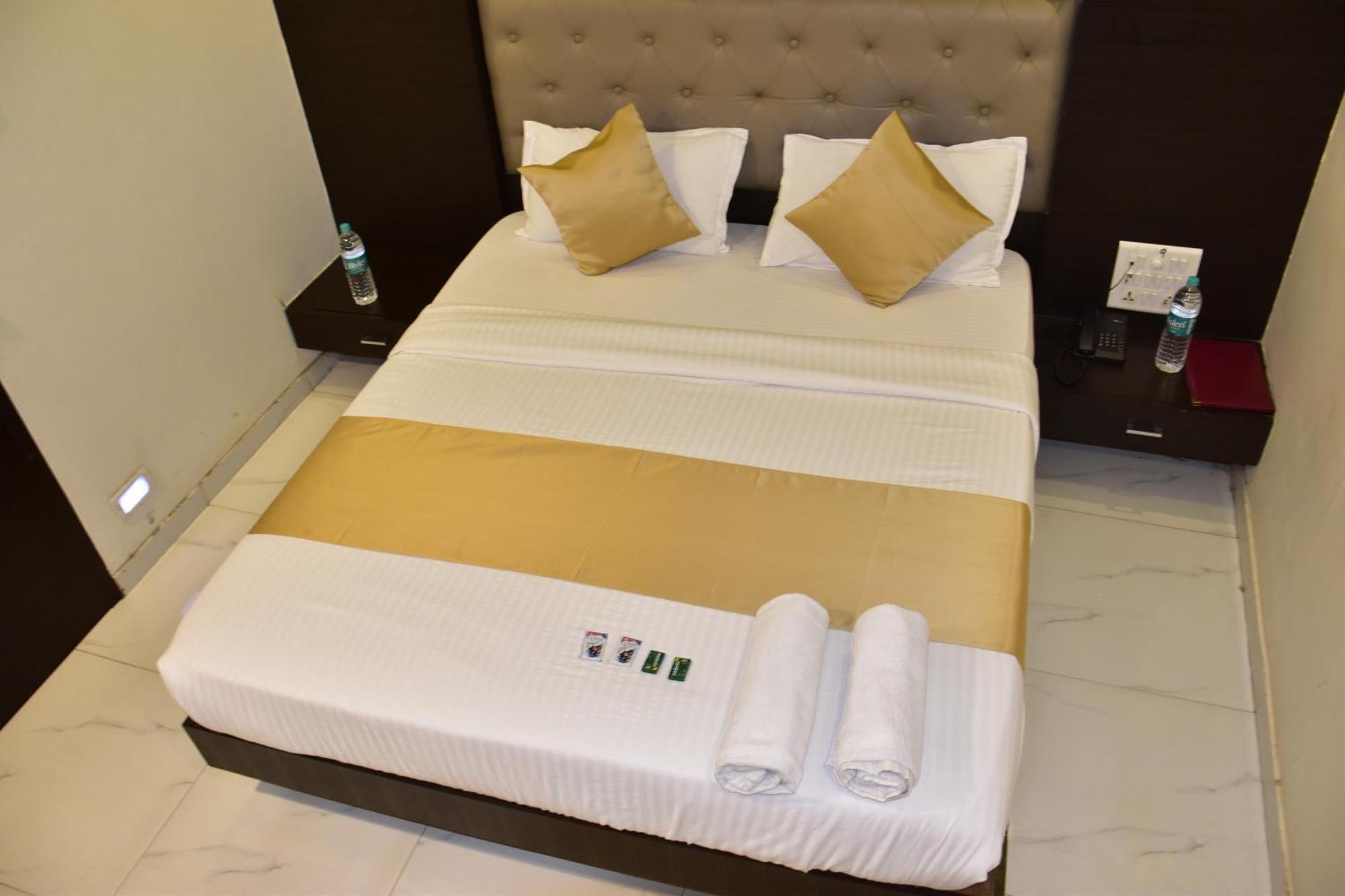 Hotel Bkc Palace Inn - Jio World Convention Center And Us Visa Center హోటల్ బి కే సి ప్యాలెస్ ఇన్ มุมไบ ภายนอก รูปภาพ